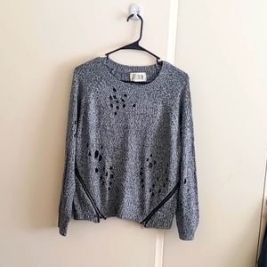 Black white long sleeve sweater